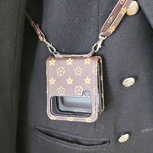 SAMSUNG ZFLIP 4 CASE WITH REMOVABLE SHOULDER STRAP BRAND NEW NEVER BEEN USED